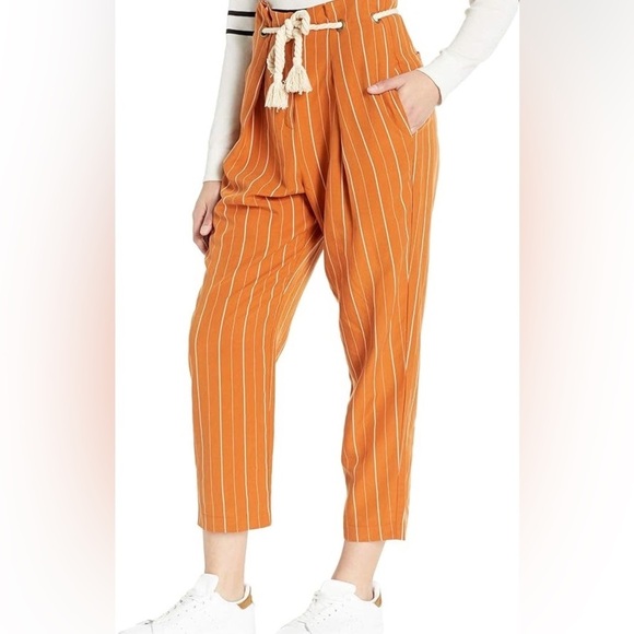 ASTR The Label size Medium Neo Rust High Waist Pleated Pinstripe Crop Pants - Picture 13 of 13